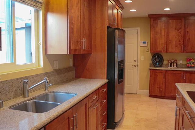 4410 Charger Boulevard, San Diego CA: https://media.crmls.org/mediaz/e49251b1-505e-46f0-9636-83d1805a8ae7.jpg
