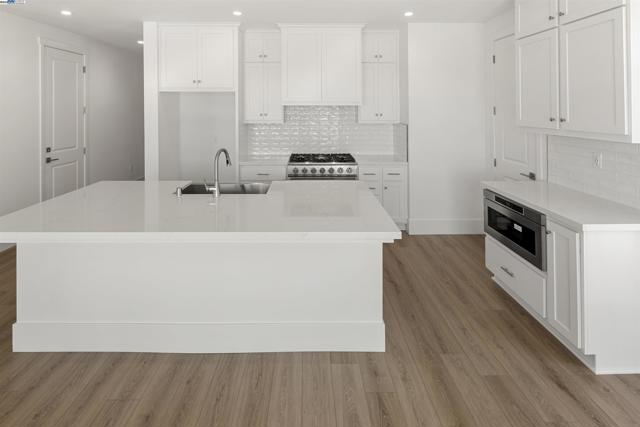 101 Sea Gate Place, Bethel Island CA: https://media.crmls.org/mediaz/e4925b4e-aa43-4bf1-95a4-93982e53cd40.jpg