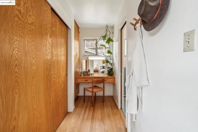 8499 Aster Ave, Oakland CA: https://media.crmls.org/mediaz/e4932f00-eae5-4ab4-945f-7b770fc473b6.jpg