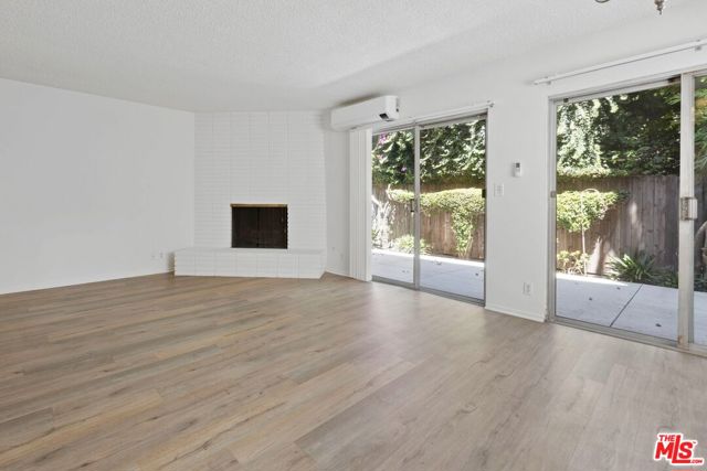 1852 Kelton Avenue, Los Angeles CA: https://media.crmls.org/mediaz/e4938c66-1543-48d8-94ae-ee3af8cf5684.jpg