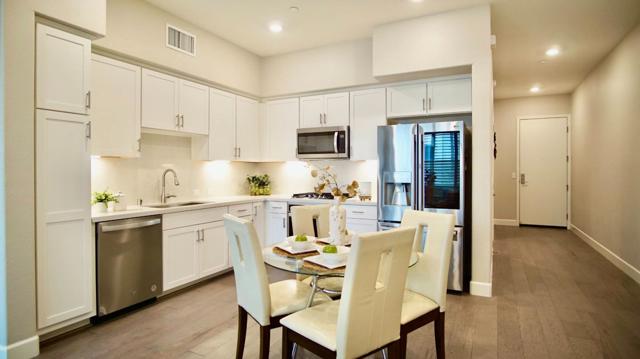 338 Llano De Los Robles Avenue, San Jose CA: https://media.crmls.org/mediaz/e493ac26-f534-49cf-9066-4e0ea5a2a554.jpg