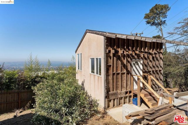 436 Panoramic Way, Berkeley CA: https://media.crmls.org/mediaz/e4947cd9-6644-4695-8220-0cf2de01e87a.jpg