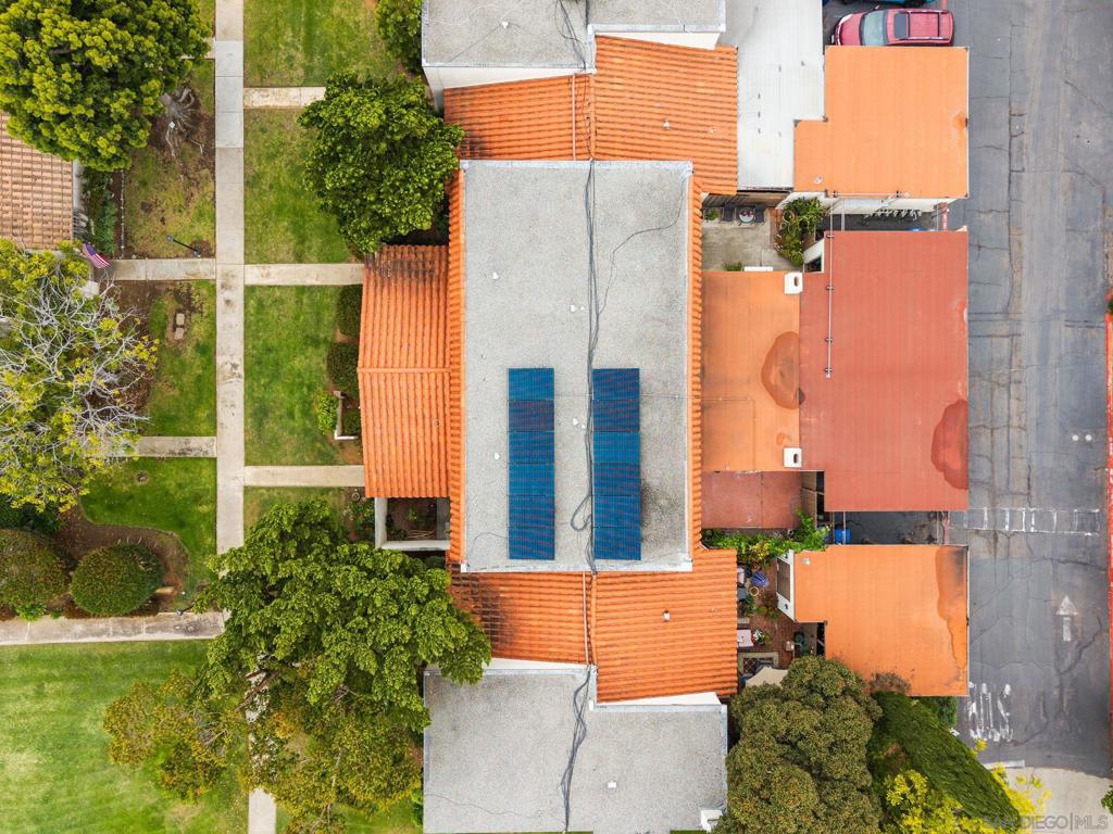 https://media.crmls.org/mediaz/e494b8df-f12f-44dd-892d-95806f054a76.jpg?preset=X-Large