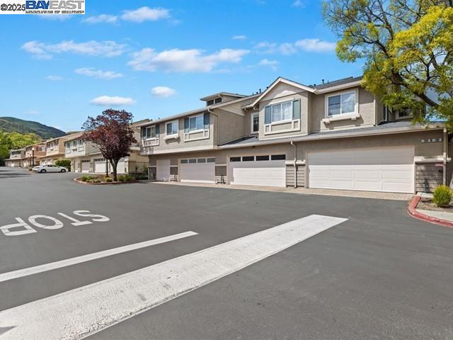 130 Sutter Creek Ln, San Ramon CA: https://media.crmls.org/mediaz/e495006c-97be-43ea-8adf-b595006f7a86.jpg