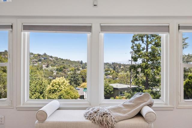 2140 Pullman Ave, Belmont CA: https://media.crmls.org/mediaz/e49537eb-b08d-4353-8af3-92fee328c413.jpg