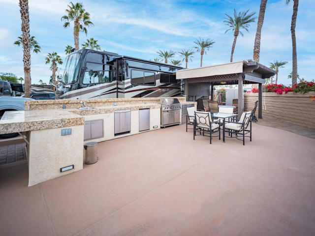 80394 Ave 48, Indio CA: https://media.crmls.org/mediaz/e4955255-da39-4254-9067-ab990c980252.jpg