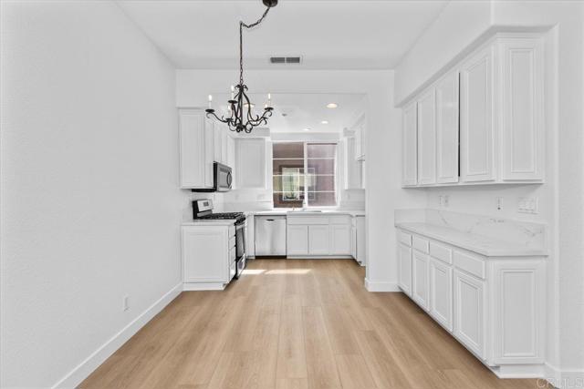 Detail Gallery Image 10 of 47 For 676 Kellogg St, San Marcos,  CA 92078 - 3 Beds | 3 Baths