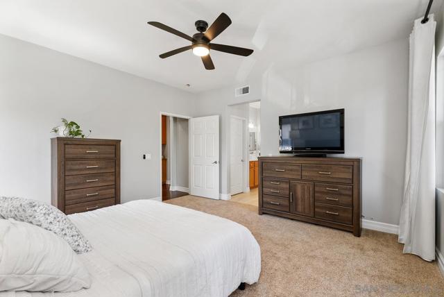 6 Reston Way, Ladera Ranch CA: https://media.crmls.org/mediaz/e497ca6a-51db-4a05-863f-0393de80f5d2.jpg