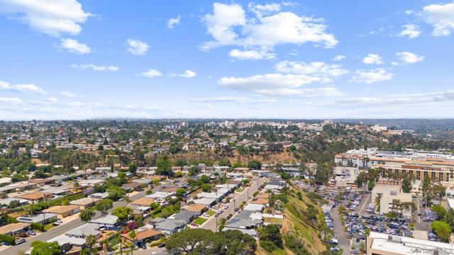 6821 Alvarado Rd, San Diego CA: https://media.crmls.org/mediaz/e4984622-16b0-46b2-86b0-d154b903d074.jpg