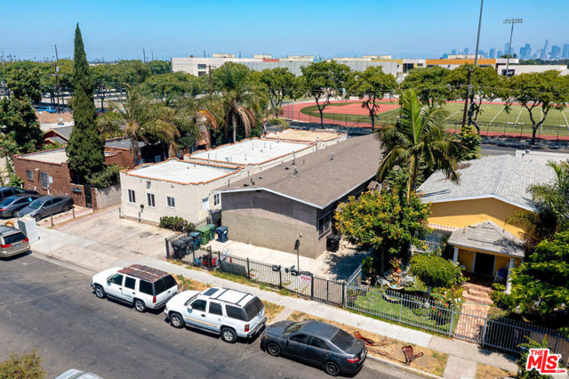 1159 E 64th Street, Los Angeles CA: https://media.crmls.org/mediaz/e49a58f2-1a56-44a0-8128-77fee1fb5cea.jpg