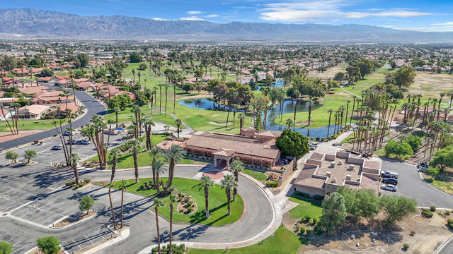 82210 Vandenberg Drive, Indio CA: https://media.crmls.org/mediaz/e49a878b-7e7f-4418-8f64-a10538d0d009.jpg
