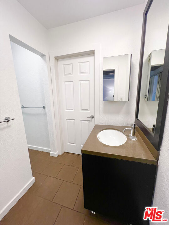 141 S Clark Drive, West Hollywood CA: https://media.crmls.org/mediaz/e49ae603-6b88-4a84-8f09-2b47f387ef38.jpg