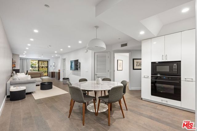 701 Ocean Avenue, Santa Monica CA: https://media.crmls.org/mediaz/e49b011b-6148-4bed-8f71-96e62393fde1.jpg