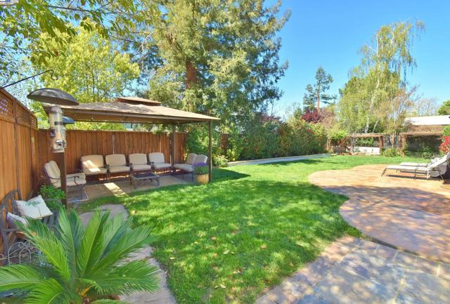 1626 Harlan Dr, Danville CA: https://media.crmls.org/mediaz/e49b369a-5f7e-457b-b6fe-4d9f170bf23a.jpg