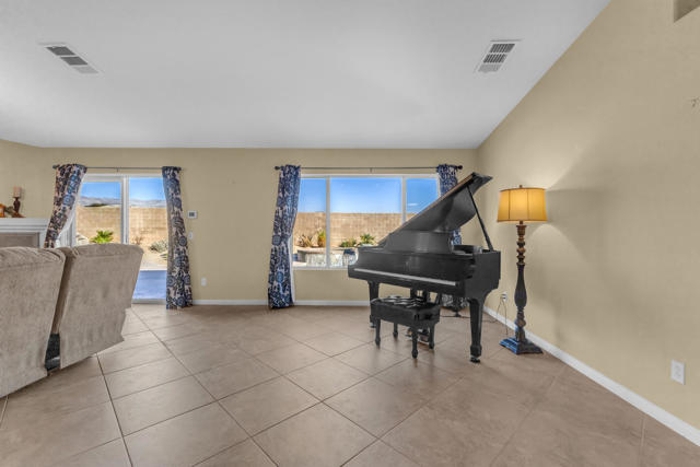 83480 Firecliff Court Court, Indio CA: https://media.crmls.org/mediaz/e49b66d3-7197-4ce1-93c2-6096bd3acf4e.jpg