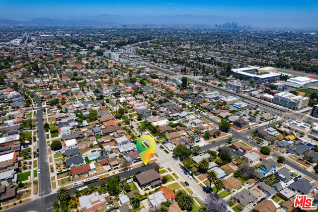 5301 Brynhurst Avenue, Los Angeles CA: https://media.crmls.org/mediaz/e49c3228-7419-49ed-b78c-6f9ac6d35833.jpg