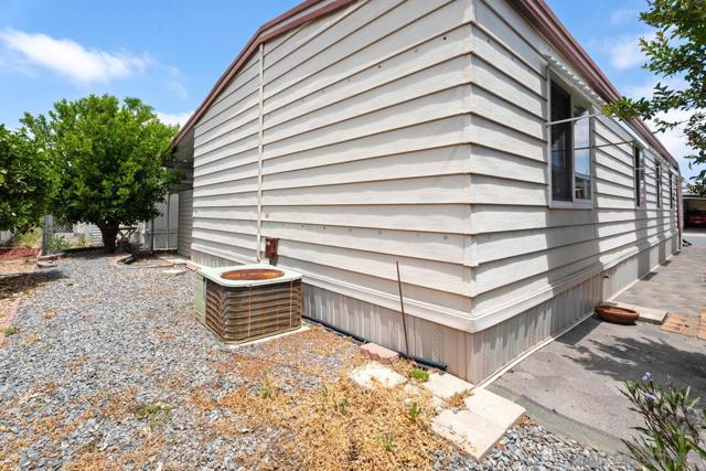 1212 H Street, Ramona CA: https://media.crmls.org/mediaz/e49c4d91-6163-4c62-88cb-4806069ab1b6.jpg