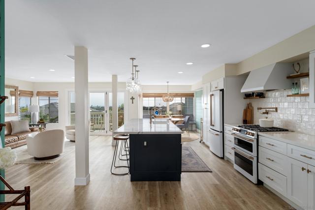 579 Hygeia Ave, Encinitas CA: https://media.crmls.org/mediaz/e49ca1da-e301-40fb-925f-a25fdbb51e22.jpg