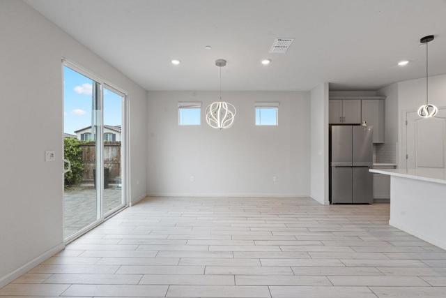 2141 Wildflower Drive, Hollister CA: https://media.crmls.org/mediaz/e49cd876-34e4-413d-b915-5b8046416a76.jpg