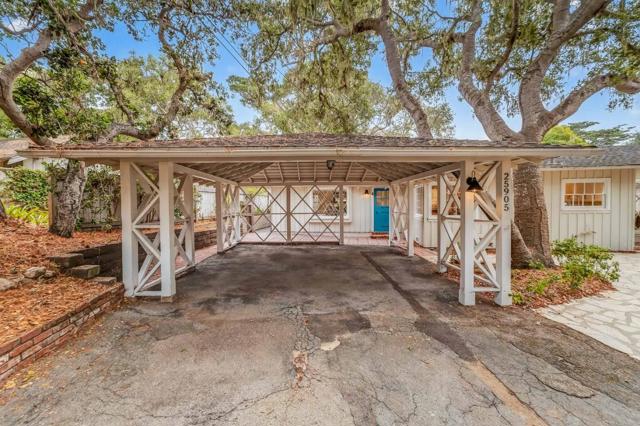 25905 Junipero Avenue, Carmel CA: https://media.crmls.org/mediaz/e49d1066-8136-467a-92f4-e3f6843b4073.jpg