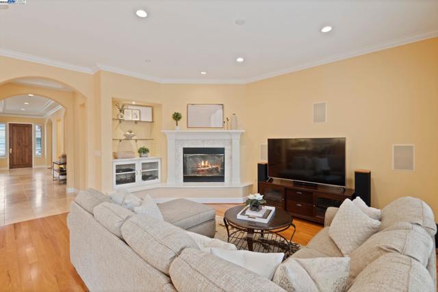 1646 Cascina Ct, Livermore CA: https://media.crmls.org/mediaz/e49d7425-31b8-44f5-9faf-9df33ced1ce0.jpg