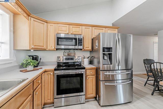 4533 Santa Cruz Ct, Fremont CA: https://media.crmls.org/mediaz/e49d8534-06cc-4ac7-90fb-694dc4a3f25d.jpg