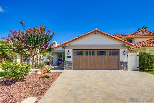 10970 Shy Bird Ln, San Diego CA: https://media.crmls.org/mediaz/e49dc3f8-b27a-48e7-b56d-069a729b75dc.jpg