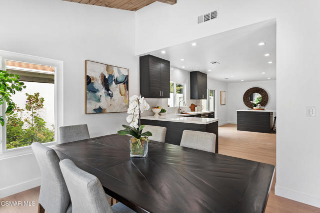1161 Triunfo Canyon Road, Westlake Village CA: https://media.crmls.org/mediaz/e49dd4a9-34fe-4540-8ad7-fbc35ec20d1a.jpg