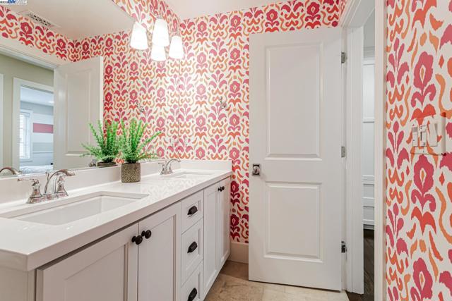 43150 Calle Familia, Fremont CA: https://media.crmls.org/mediaz/e49ded40-3ff1-4356-920f-1d61c70ebe98.jpg