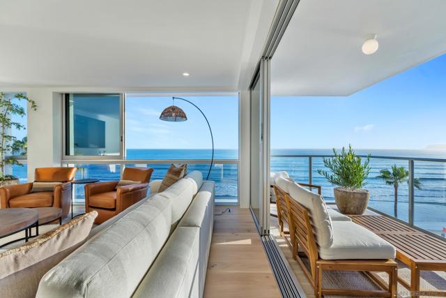 1830 Avenida Del Mundo, Coronado CA: https://media.crmls.org/mediaz/e49e3f3d-86dd-49ef-8b4d-49e1d6c8b528.jpg