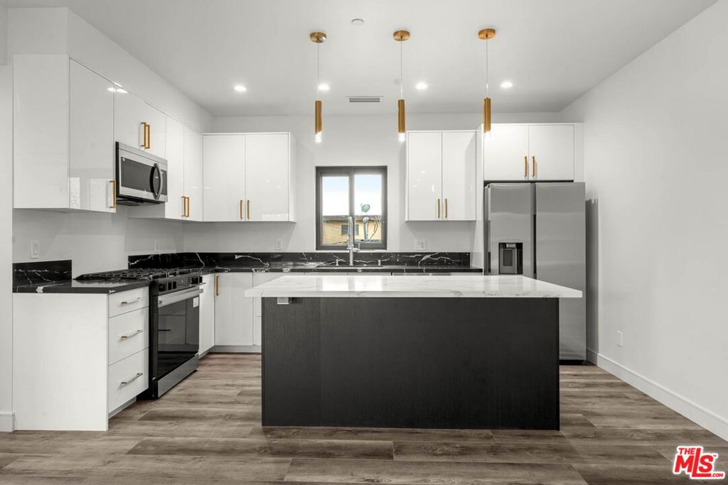 1920 S Sherbourne Drive #1/2