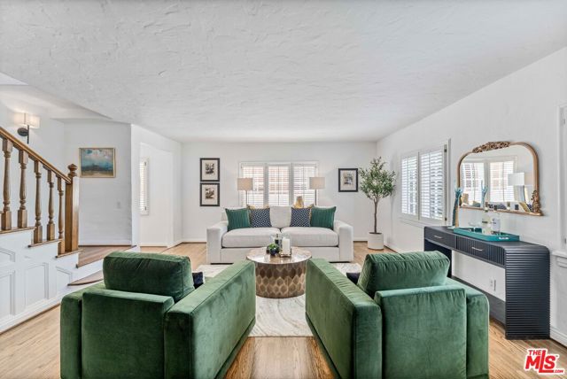 217 17th Street, Santa Monica CA: https://media.crmls.org/mediaz/e49e7d74-8d7c-4606-b212-f7cc74735389.jpg