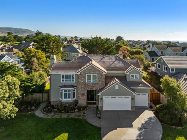 62 Spyglass Court, Half Moon Bay CA: https://media.crmls.org/mediaz/e49f9445-33fd-404e-ab9d-f1853c1564e4.jpg