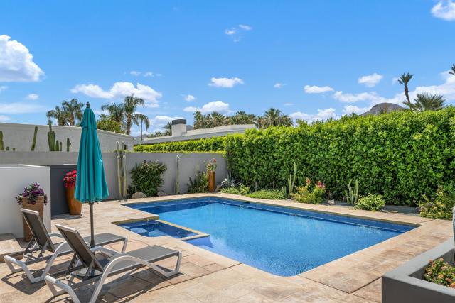 75301 Montecito Drive, Indian Wells CA: https://media.crmls.org/mediaz/e49fceef-dee7-4c08-9fd5-1f8ac7dd73b5.jpg