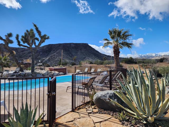 3569 Calmada Road, Pioneertown CA: https://media.crmls.org/mediaz/e49fd01b-25e9-4012-a9ce-8078dd4ec5e1.jpg
