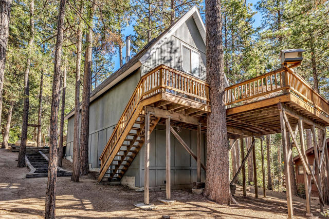 52402 Pine Ridge Road, Idyllwild CA: https://media.crmls.org/mediaz/e4a05700-faed-40b5-9828-357eb764ee92.jpg