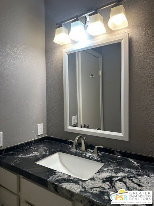 31200 Landau Boulevard, Cathedral City CA: https://media.crmls.org/mediaz/e4a07a1b-d8e4-4b4c-8c46-bd6249366cb8.jpg