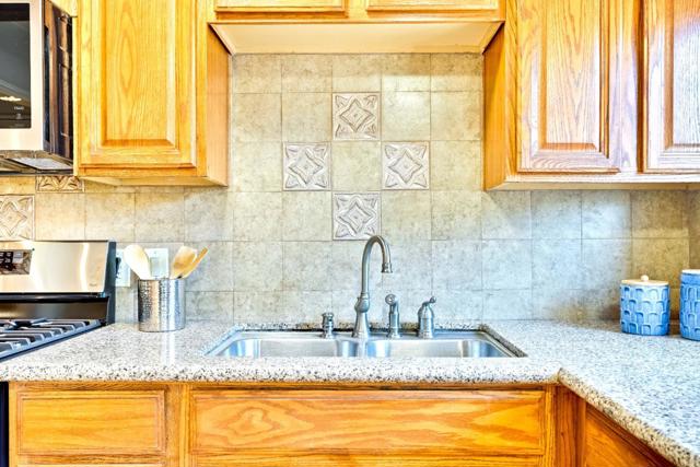 891 Lori Avenue, Sunnyvale CA: https://media.crmls.org/mediaz/e4a0a879-3e7c-4a95-90f7-09c424d25aae.jpg