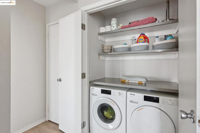 1555 Lakeside Dr, Oakland CA: https://media.crmls.org/mediaz/e4a0c964-0bb7-42f1-955e-0e08e1b9d8eb.jpg