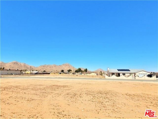 0 Straight Arrow Road, Apple Valley CA: https://media.crmls.org/mediaz/e4a0dfd8-d1e7-4035-9680-09b8e8c814a7.jpg