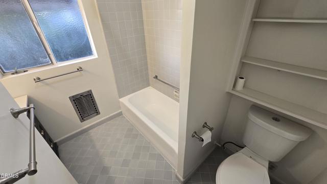 Detail Gallery Image 13 of 26 For 1483 N Altadena Dr, Pasadena,  CA  - 2 Beds | 1 Baths