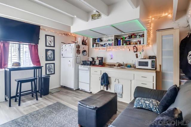 1834 Polk, San Diego CA: https://media.crmls.org/mediaz/e4a149d5-40ee-40f5-8679-2fa4735cf957.jpg
