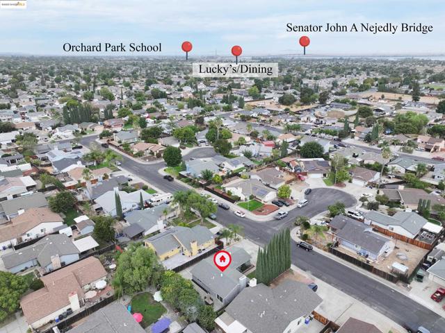 317 Lorenz Dr, Oakley CA: https://media.crmls.org/mediaz/e4a154f7-c510-4efe-8122-a64b12a8492a.jpg