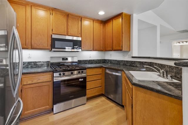 Detail Gallery Image 5 of 34 For 295 Churchill Ln, San Marcos,  CA 92078 - 2 Beds | 2 Baths