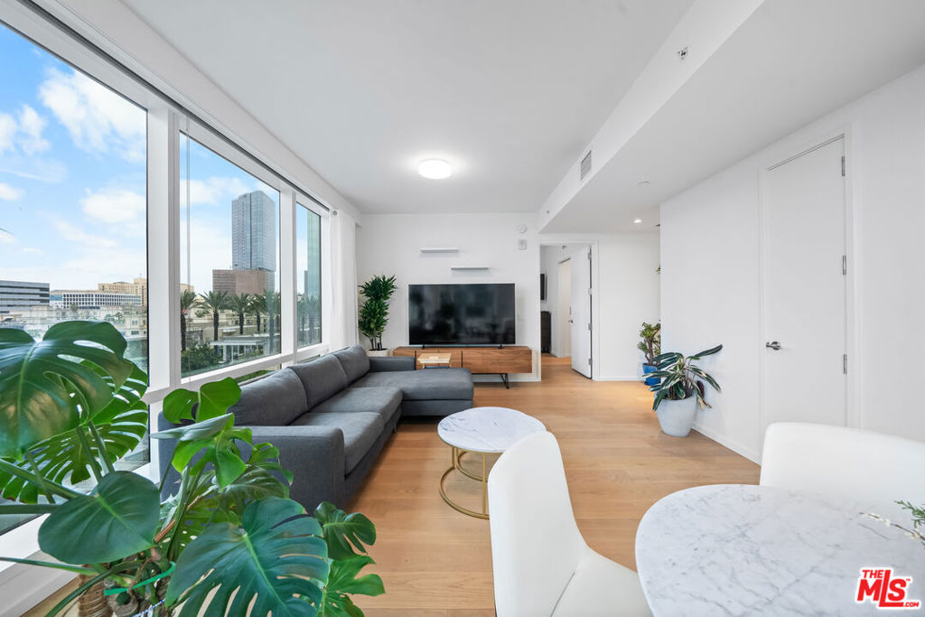 877 Francisco Street #1128