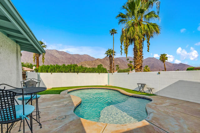 52790 Avenida Obregon, La Quinta CA: https://media.crmls.org/mediaz/e4a28506-c13b-4579-ac1b-57be444f91d5.jpg