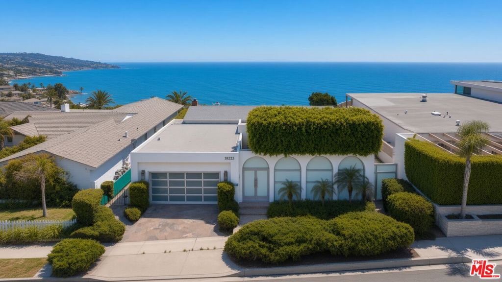 18222 Coastline Drive — architectural residence