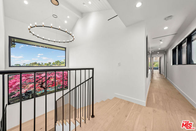 3140 Coldwater Canyon, Studio City CA: https://media.crmls.org/mediaz/e4a34465-92ef-4ee0-9359-cf02ffa6e911.jpg
