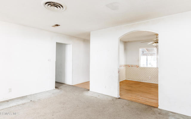 2137 Cutler Street, Simi Valley CA: https://media.crmls.org/mediaz/e4a3552a-2921-4a3d-9918-c145fb644db0.jpg