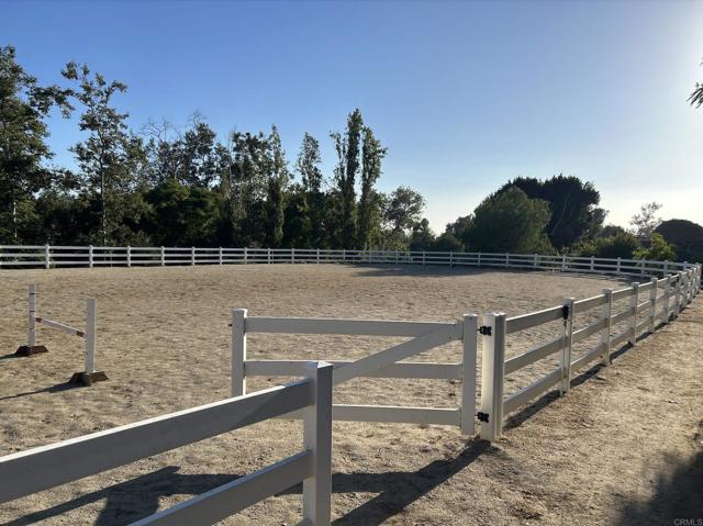 Detail Gallery Image 37 of 45 For 1207 Branding Iron Cir, Vista,  CA 92081 - 4 Beds | 3 Baths